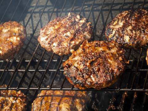 Easy ground beef recipes for cheese stuffed jalapeno pepper burgers. 